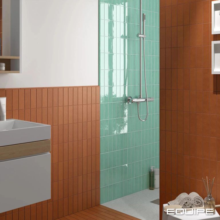Realizace Equipe Fango 5x15 - zajímavá kombinace cihlové a tyrkysové barvy (Cotto + Aquamarine Gloss)