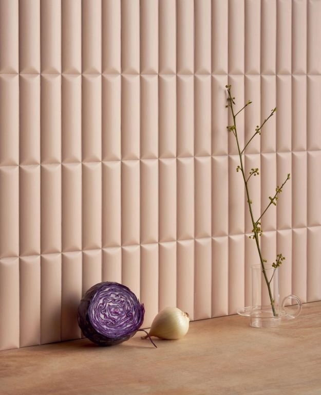 Realizace Luxusní obývací stěna z obkladu ze série 41zero42 Biscuit Dune Powder
