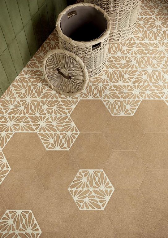 Realizace Odolné dlažby firmy Marca Corona Terracreta Chamotte Esagono 25x21,6 a Terracreta Cesello Chamotte 25x21,6