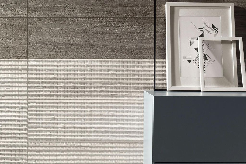 Realizace Detail stěny z obkladu ze série Coem Flow Pleated Light Grey
