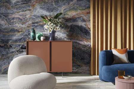 Extravagantní obývací pokoj z dlažby ze série Sant Agostino Star Marble Indigo