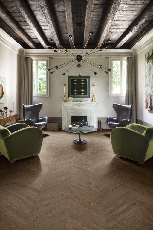 Realizace Interiérová dlažba Marazzi Vero Castagno 11x54cm ve tvaru Chevron