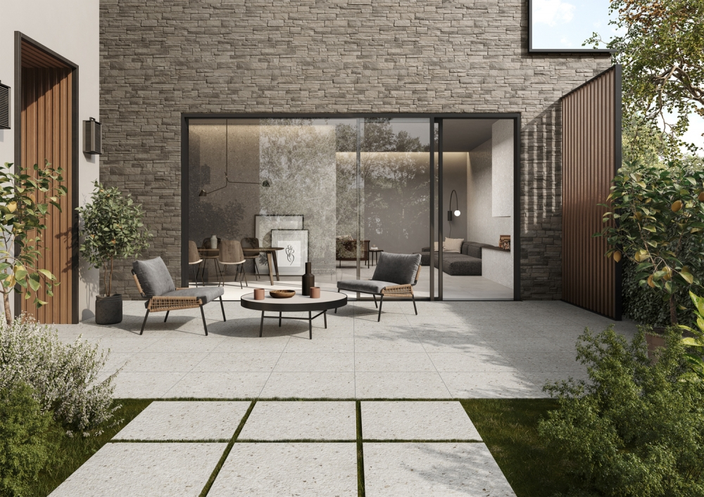 Realizace Venkovní dlažba Saime FRAMMENTA Bianco 60x60 roc rett. (tl. 20 mm)