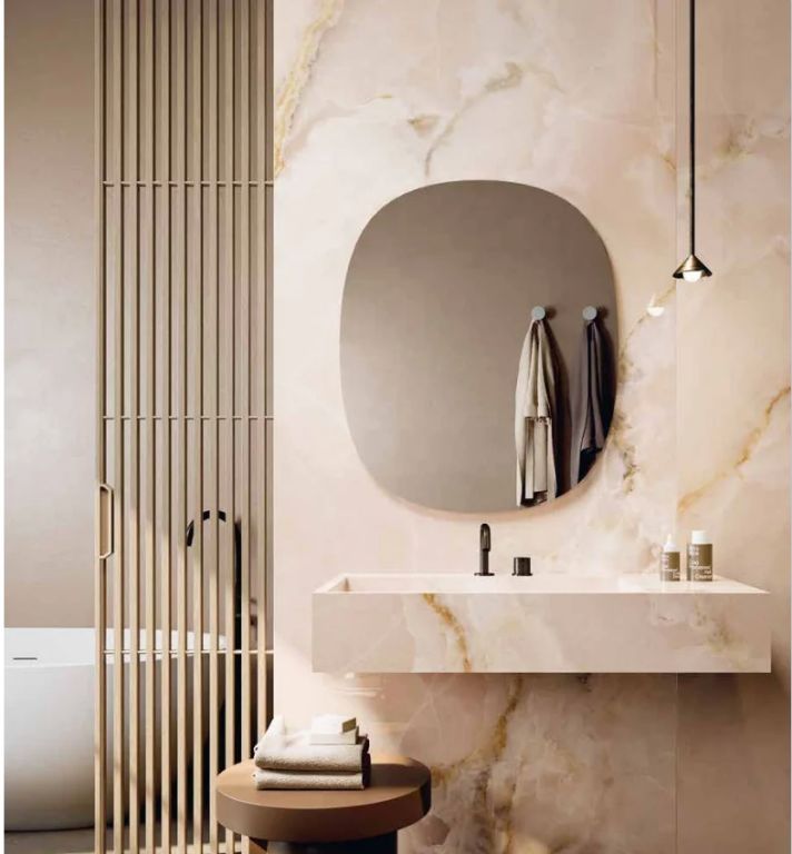 Realizace Realizace teplé koupelny Onice Effect Misty Rose ze serie Wide Gress 280