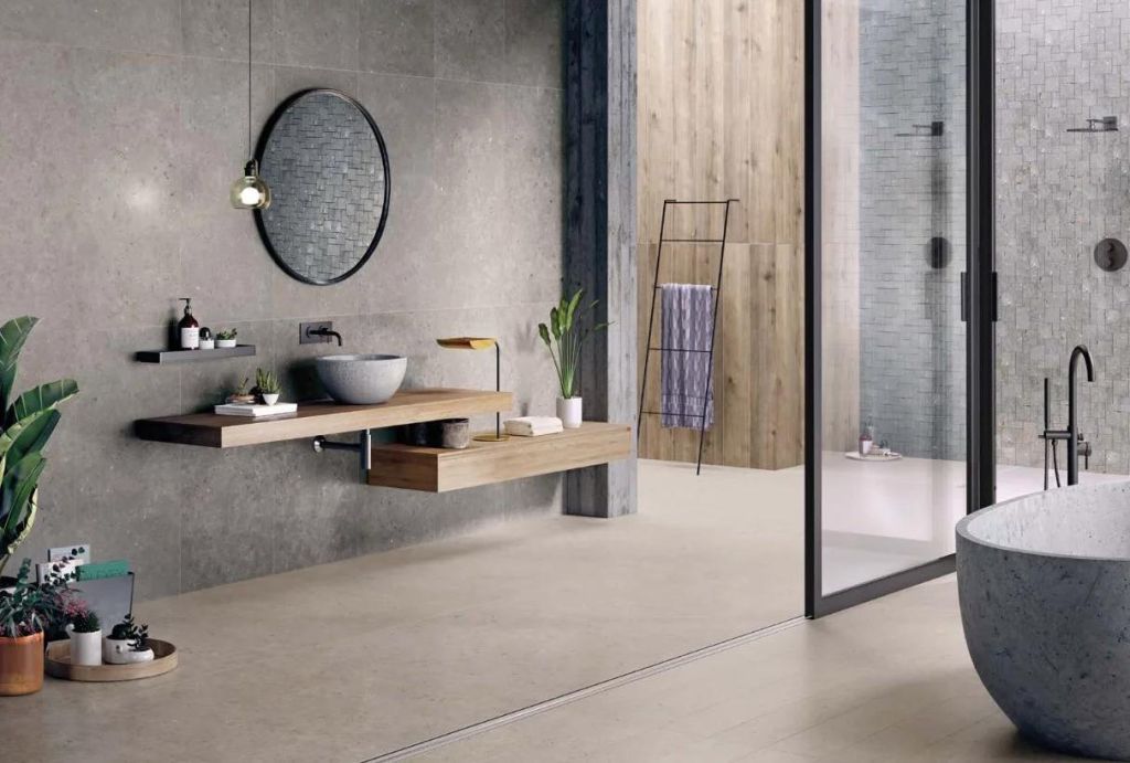 Realizace Koupelna vyvedená v sérii Biophilic v barvách Dark Grey a Greige
