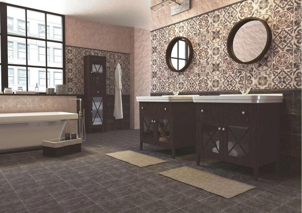 Realizace Koupelna obložená dlaždicemi Costa Graphito a Cendra a dekory Costa Decor Cendra 20x20 (El Barco)