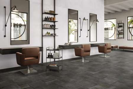 Barber shop s dlažbou Crete Piombo (Cerdomus)