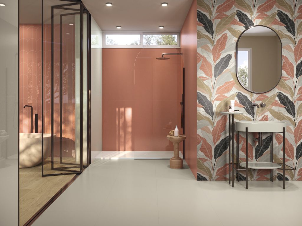 Realizace Starorůžové obklady APE Tonality Rouge 60x120 Matt. Rett. v kombinaci s obloukovou mozaikou Malla Tear Rouge mix 37,3x24,5 a dekorem Wallpaper Rouge 60X120 Rett. 