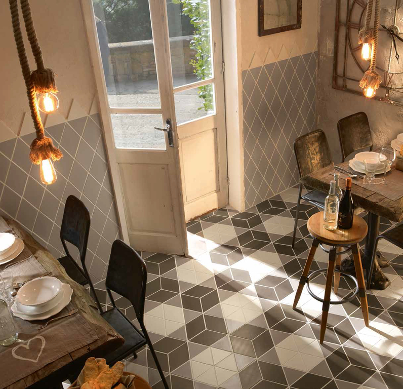 Realizace Obklady na zeď i na podlahu Tonalite Geomat Rhombus & Triangle