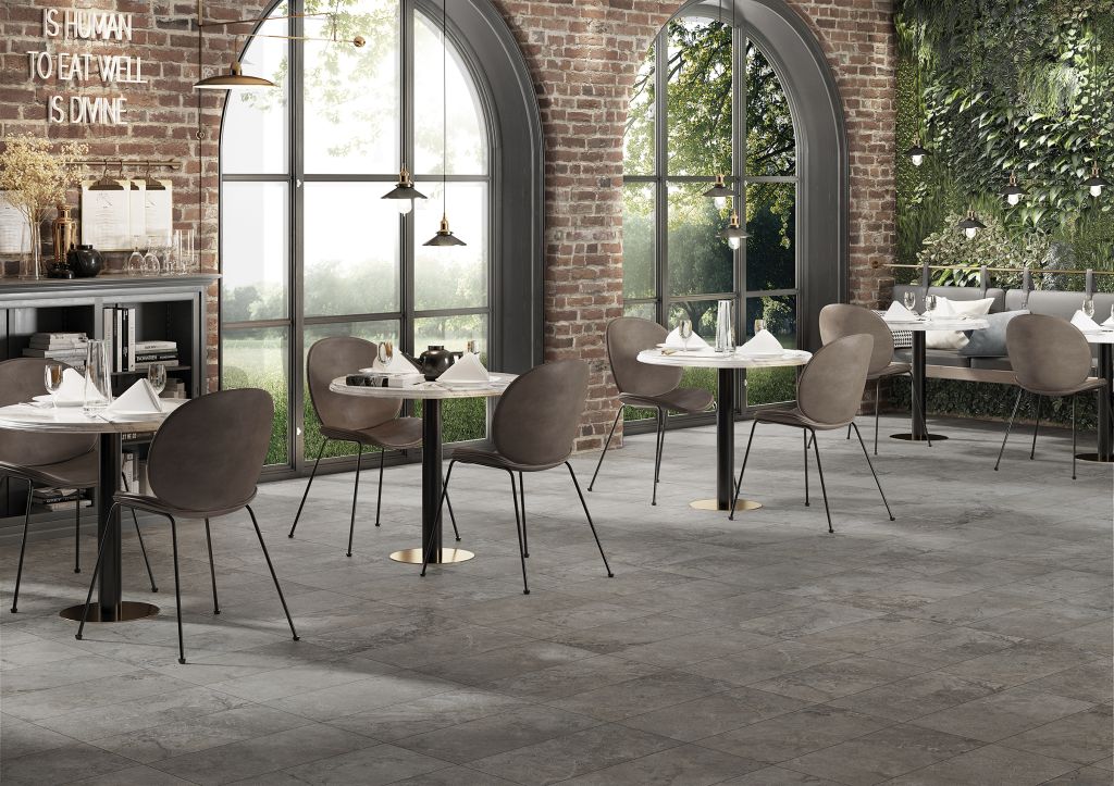 Realizace Restaurace s manší obdélníkovou dlažbou jako kámen ze série Ascot Stone Valley.