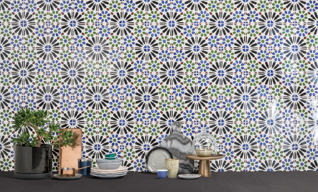 Realizace Květinový obklad v hravém stylu  Aleluia Ceramicas Moorish