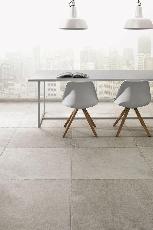 Realizace Šedá dlažba s přírodním vzhledem od výrobce Coem Ceramiche Loire Grigio 75x75