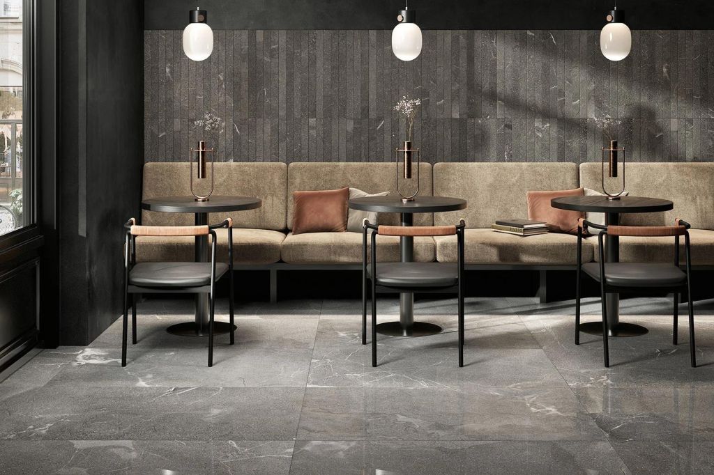 Realizace Restaurace s šedou dlažbou ze série Coem Mea Lapis Grigio Scuro