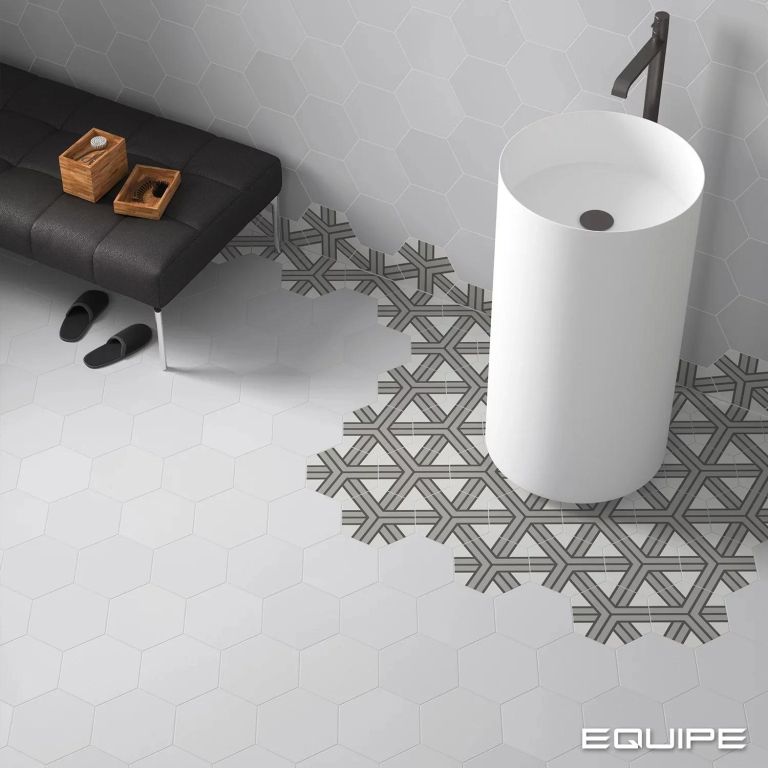 Realizace Šestihrany ze série Equipe Coimbra - Oxford Gray a Decor Alpha