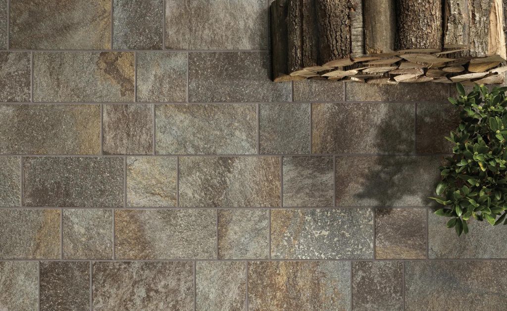 Realizace Detail dlažby ze série Sichenia Pavé Delle Alpi Porfido