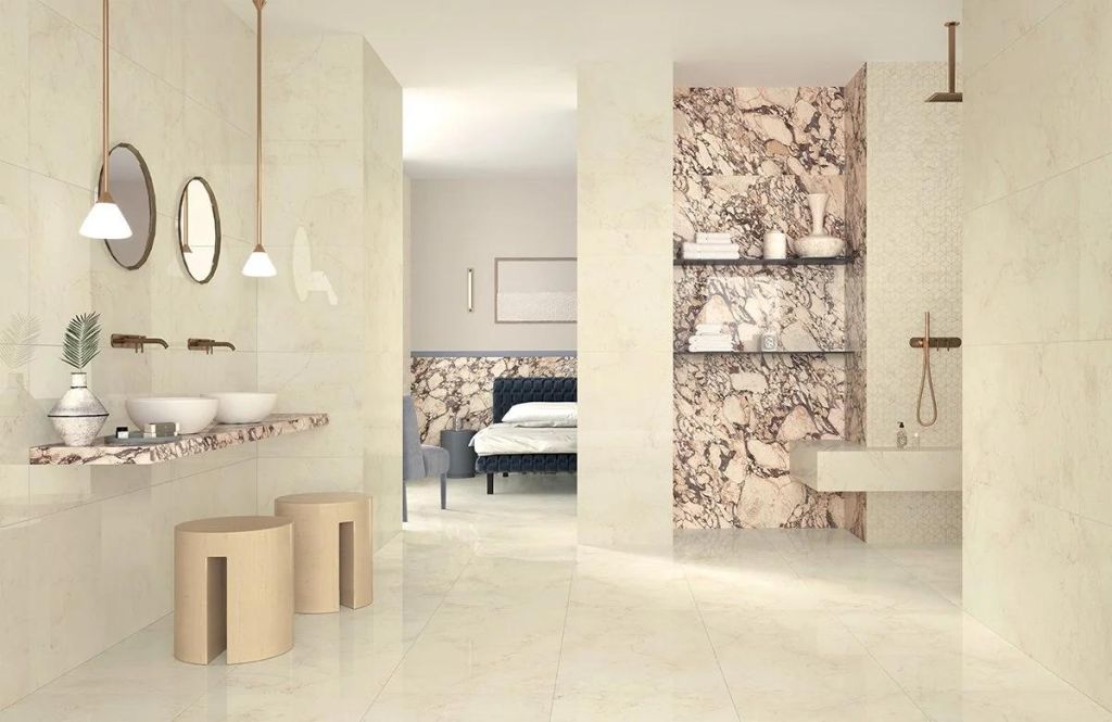 Realizace Luxusní koupelna z dlažby ze série Marca Corona Foyer Royal Cozy