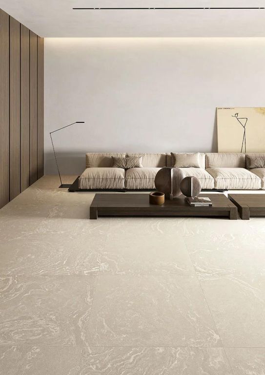 Realizace Obývací pokoj se světlou dlažbou Fioranese I Variegati Avorio 90x90