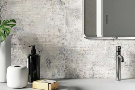 Jedinečná koupelna s použitím obkladu EdimaxAstor Shade decoro Impression 60x120 Rett.