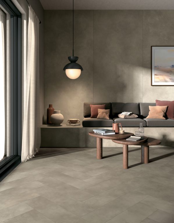 Realizace Dlažba s hnědým odstínem v obývacím pokoji ze serie Mirage Clay