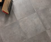 Protiskluzná 2cm dlažba jako kámen Sintesi Ambienti Greige 80x80 Rett. - šedá (skladem)