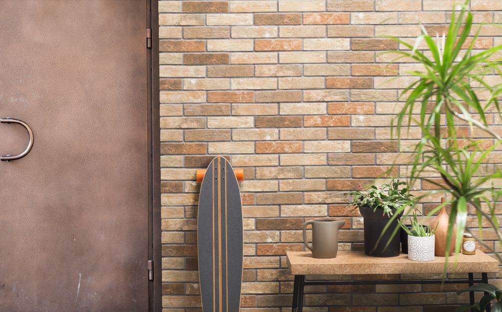 Realizace Hnědočervené OBKLADY v imitaci starých cihel Polis Loft Design