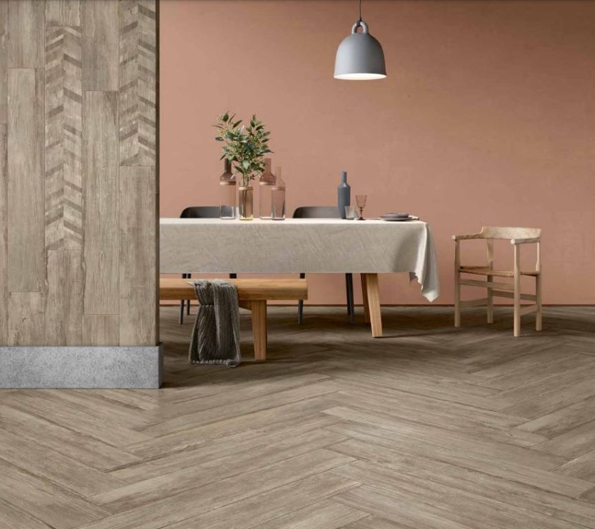 Realizace Dlažba v dekoru dřeva Elios Stage Nut 21x120,5 (skladem)