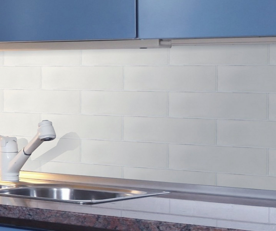 Realizace Deceram Poitiers Devon Super White 7,5*30 v matu