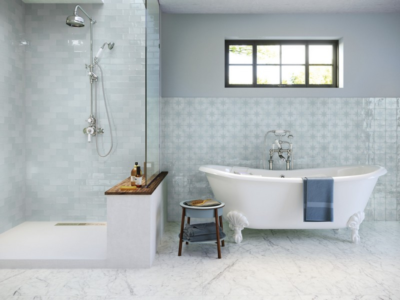 Realizace Koupelna Fado Sky s obkladem Sky 6,5x13, dekorem Carmo Sky 13x13 a dlažbou APE Vita Luce 60x60 Matt Rett.