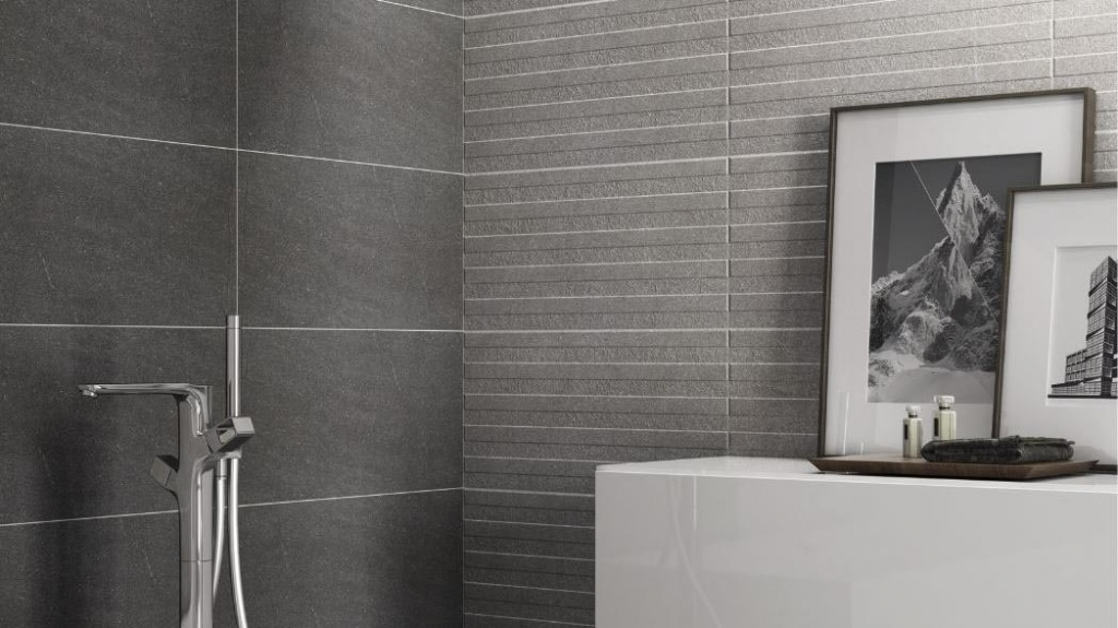 Realizace Šedá koupelna Codicer Basalt Black a Basalt Silver Line 