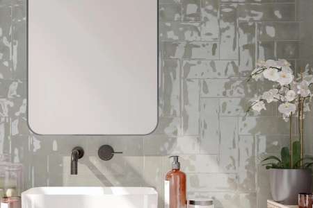 Jemný šedivý obklad do koupelny Bestile Nolita Gris 6,5x20