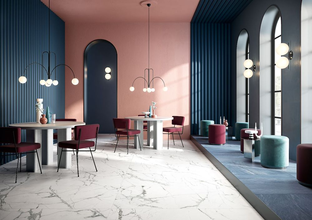 Realizace Restaurace s dlažbou v bílé a modré barvě ze série Fioranese Marmorea Intensa.
