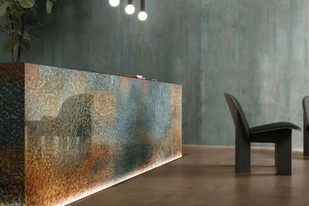 Moderní komerční prostory s motivem kovu ze série Flaviker Art Walls
