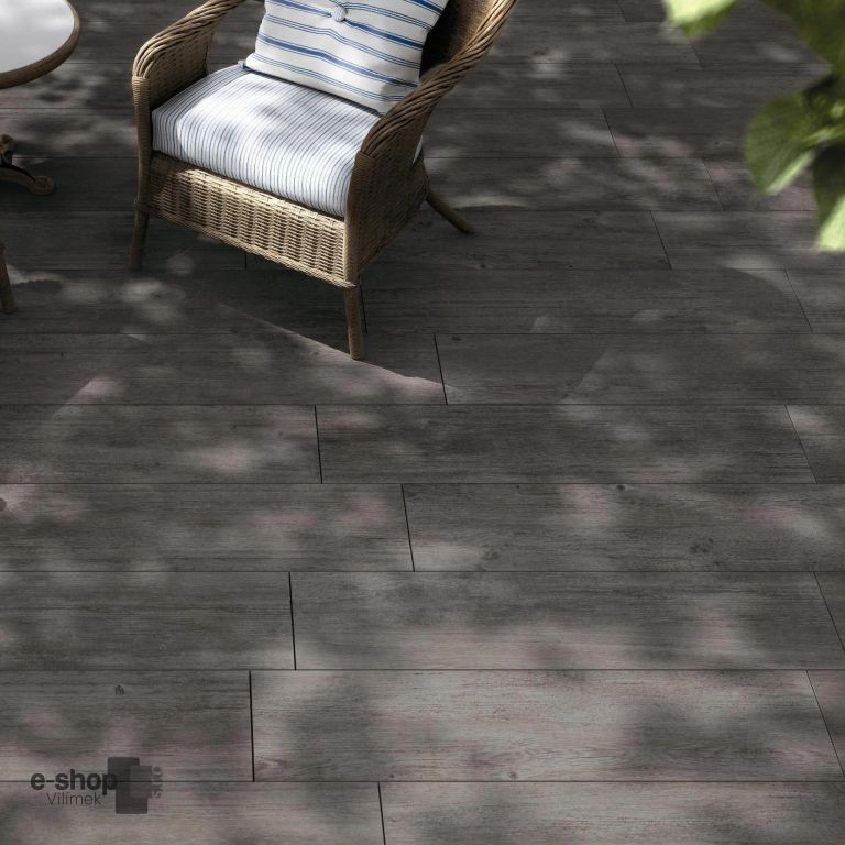 Realizace Terasa s 2 cm dlažbou jako dřevo ze série Deceram Outdoor DOS.