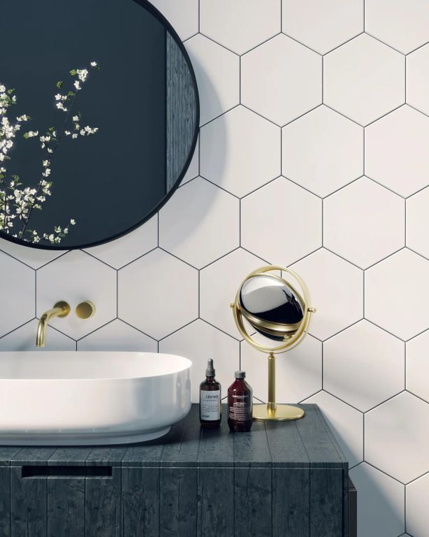 Realizace Bílé dlaždice Bestile Meraki Base Blanco Hexagon