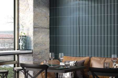 Obklad do luxusní restaurace v tmavě modré barvě z kolekce Equipe Vibe