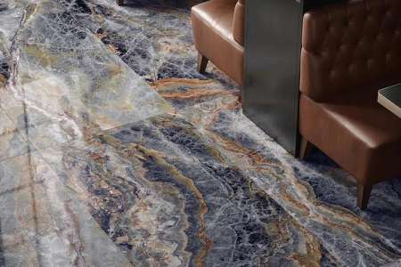 Detail dlažby ze série Sant Agostino Star Onyx Indigo Kry