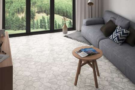 Šedá hexagonální dlažba připomínající mramor Equipe Bardiglio Hexagon Light