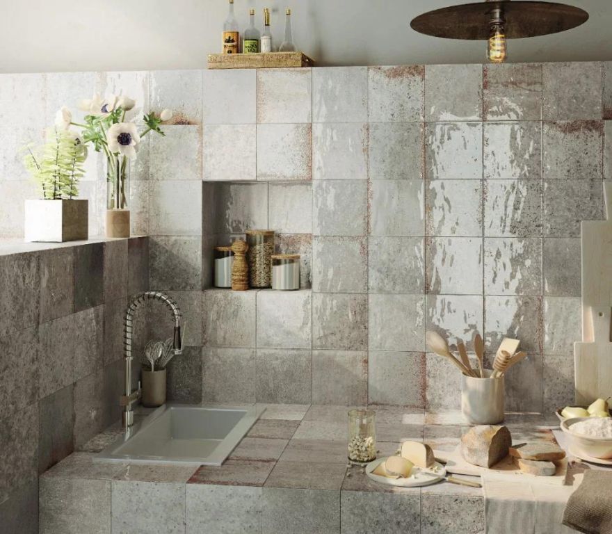 Realizace  Bestile Carmen Grey 15x15 kuchyně