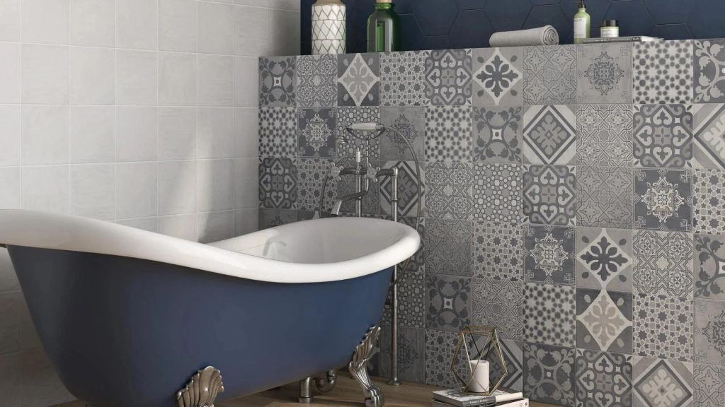 Realizace Retro koupelna s patchworkovými obklady Deceram PAM Sloane Cement decor MIX 22,3x22,3