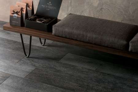 Tmavá dlažba Deceram Outdoor NN Wood Black 30x120 (tl. 20mm)