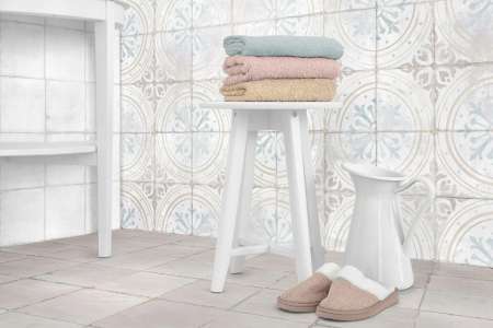 Estudio Barcelona - Porcelain, All White a Raval 15x15, koupelna