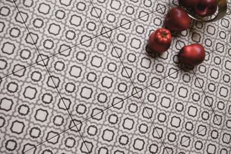 Černobílá retro dlažba Bestile Pamesa Deco Retro vhodná také jako obklad