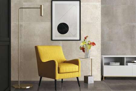 Luxusní obklad v béžové barvě Brennero Mood Sand 45x90 doplněn o šedou dlažbu Mire 90x90