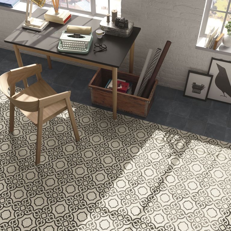 Realizace Dekorativní černobílá dlažba Elios D_Esign Evo Decor P. Ducale B&W Sogg. Z 20x20