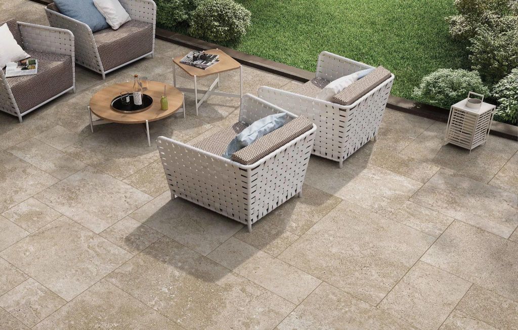 Realizace Trevi Noce 3RD Modular - skladba formátů firmy Codicer v protiskluzu na terase