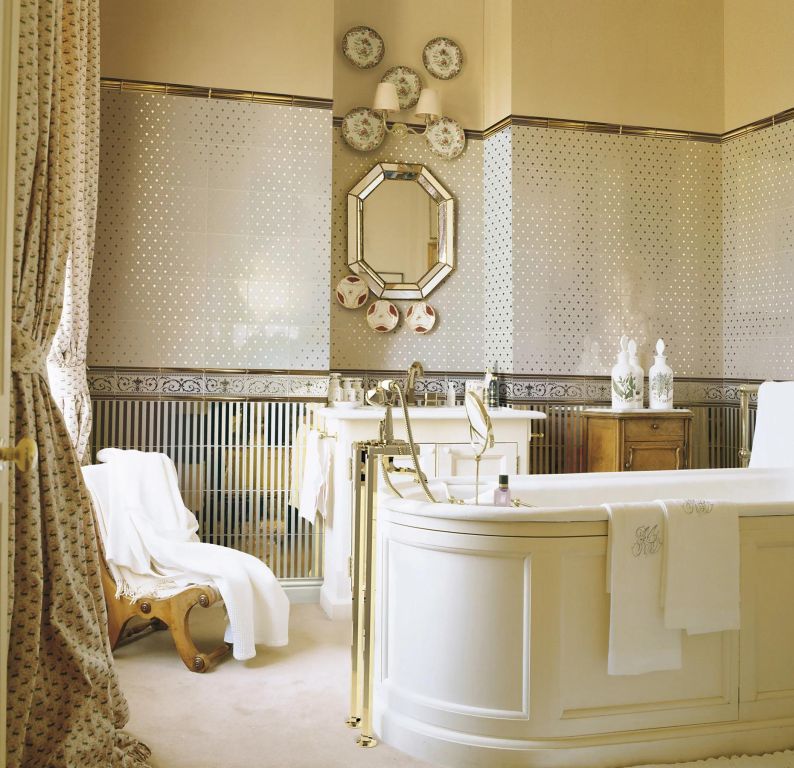 Realizace Luxusní koupelna s vanou Petracer's Grand Elegance Gold Panna