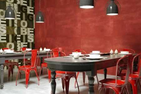 Výrazný obklad nejen do restaurace Gigacer Krea Red 60x60 v červené barvě