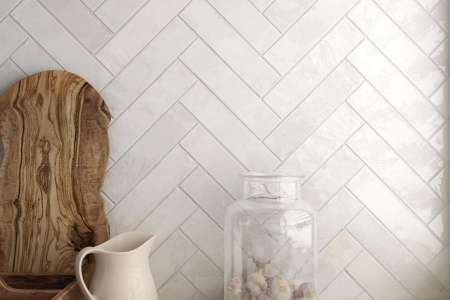 Krásný bílý retro obklad do kuchyně Equipe Tribeca Gypsum White