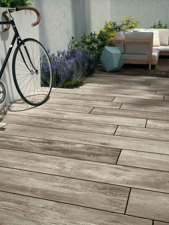 Realizace 2cm dlažba Deceram Outdoor N Wood Grey 30x120 cm