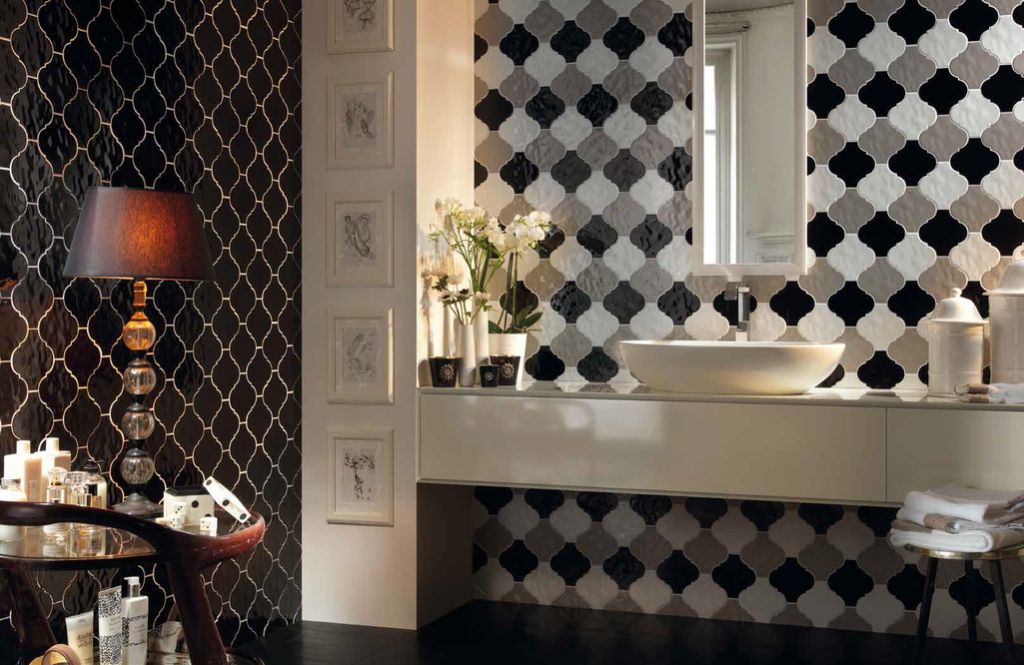 Realizace Italské obklady do koupelny Tonalite Arabesque Silk (Gesso, Polvere & Ardesia)